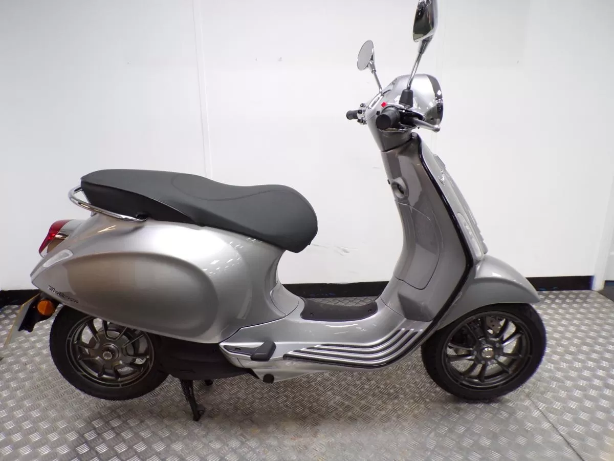 Vespa Elettrica 45
